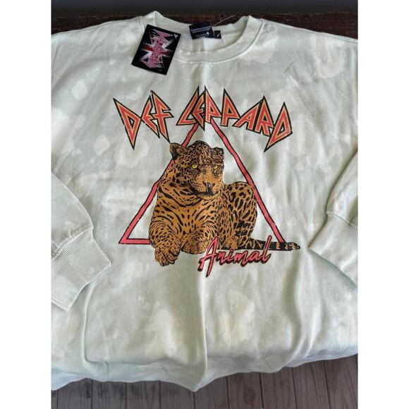 Def Leppard crewneck sweatshirt NWT - Picture 1 of 3